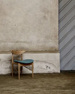 Karmstolen, ask klar olie af Finn Juhl