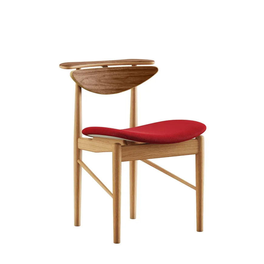 Karmstolen, eg olie/valnød af Finn Juhl