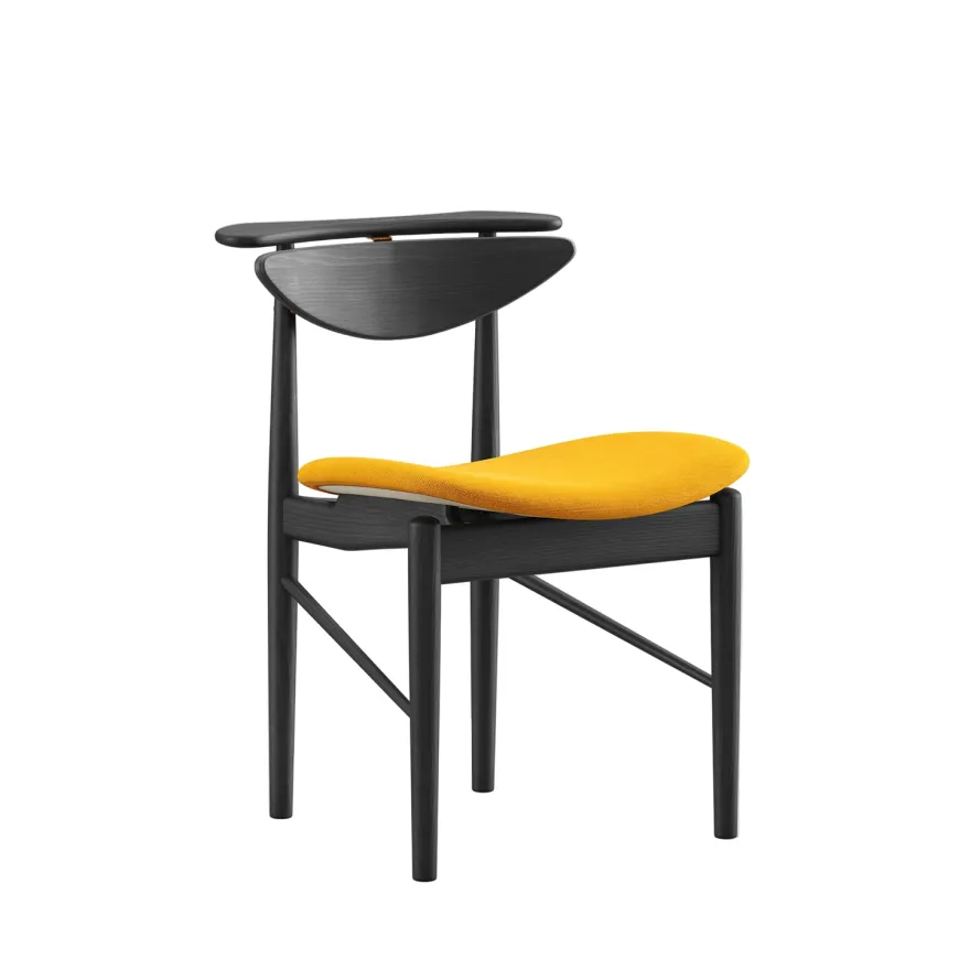 Karmstolen, eg olie/valnød af Finn Juhl