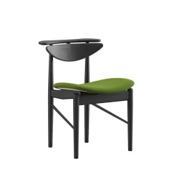 Karmstolen, eg olie/valnød af Finn Juhl