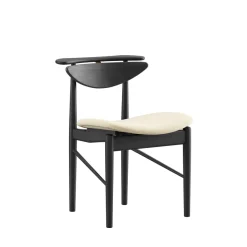 Karmstolen, eg olie/valnød af Finn Juhl