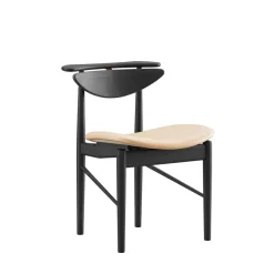 Karmstolen, eg olie/valnød af Finn Juhl