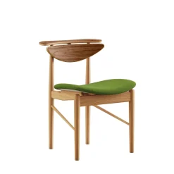 Karmstolen, eg olie/valnød af Finn Juhl