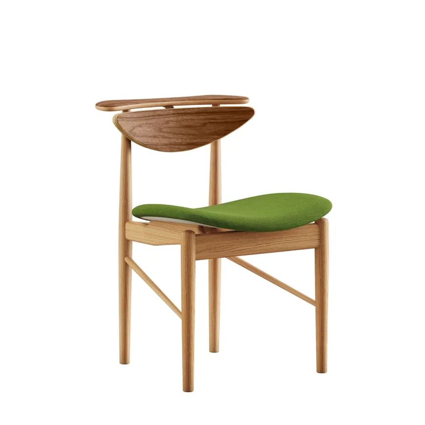 Karmstolen, eg olie/valnød af Finn Juhl