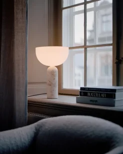 Kizu Bordlampe Large, Grey Marble fra New Works