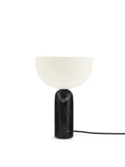 Kizu Bordlampe Small, Black Marble fra New Works
