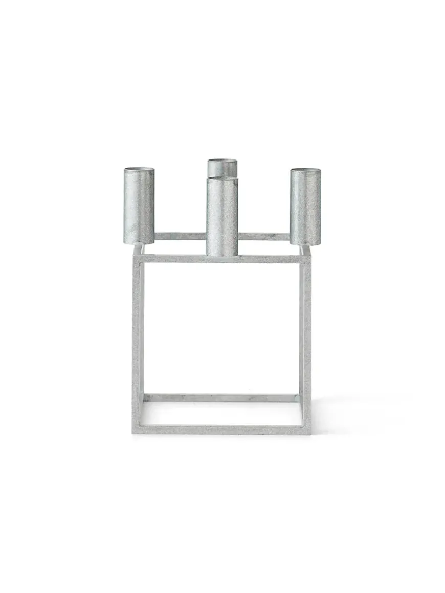 Kubus 4 Lysestage, hvid fra Audo Copenhagen