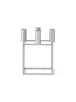 Kubus 4 Lysestage, ivory fra Audo Copenhagen