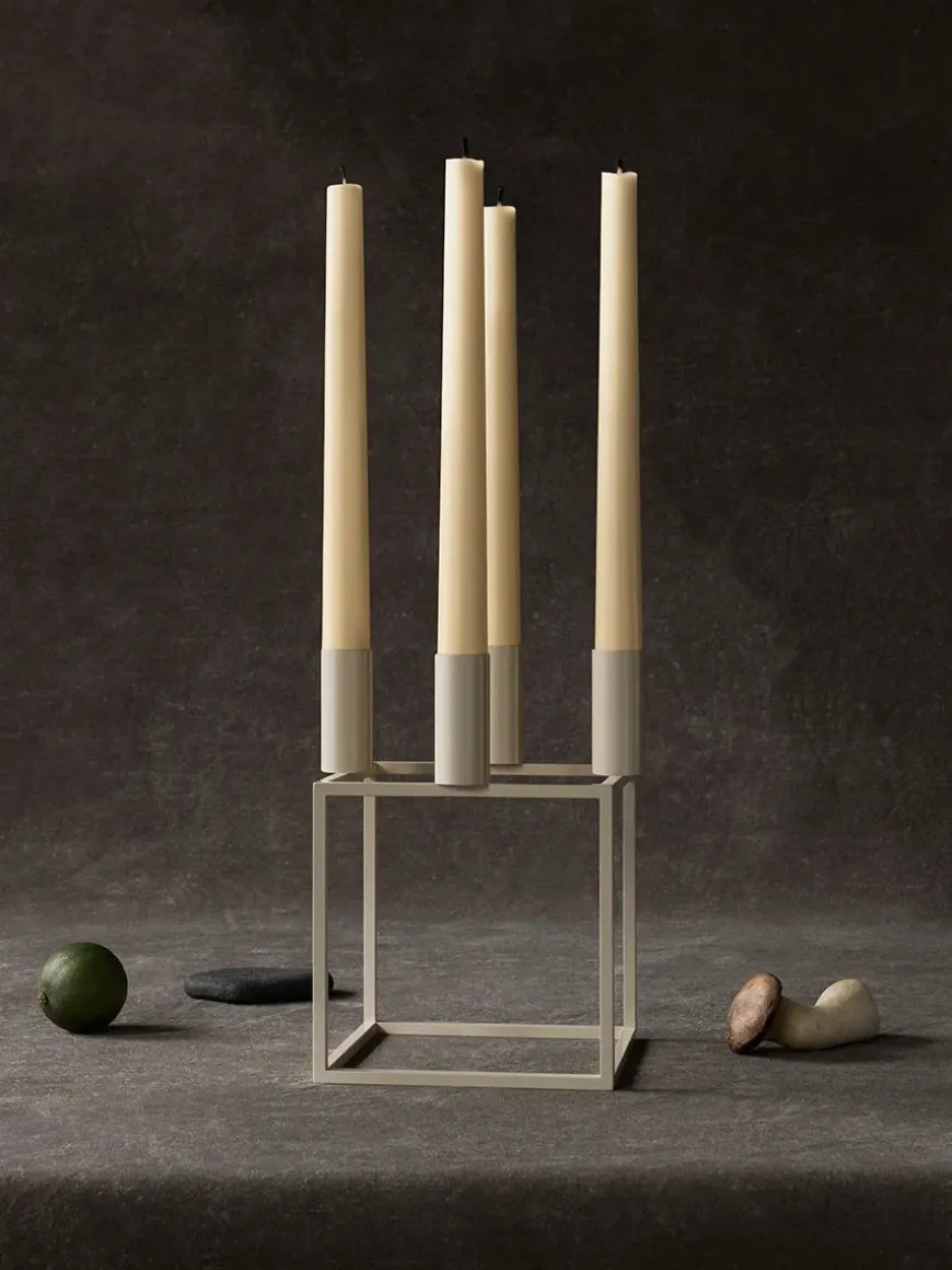 Kubus 4 Lysestage, olive fra Audo Copenhagen