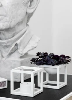 Kubus T Lysestage, guldbelagt fra Audo Copenhagen