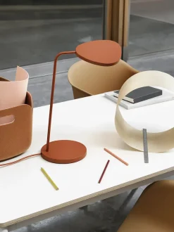 Leaf Table Lamp fra Muuto