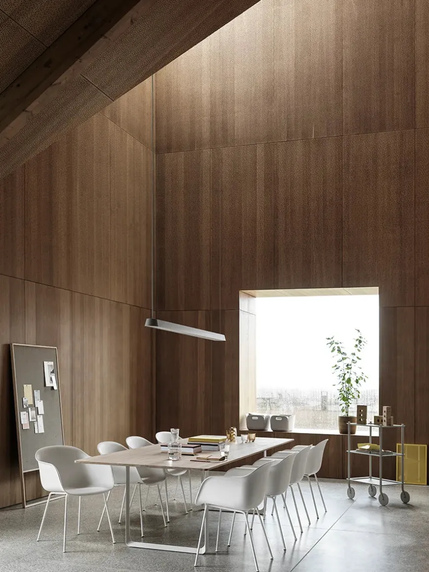 Linear Pendant Lamp 169,2 cm, black fra Muuto