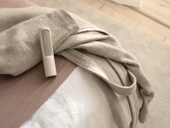 Lint Brush, Dark Grey fra Steamery Stockholm