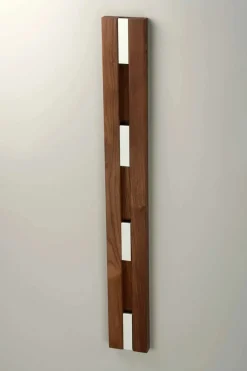 Lodret KNAX knagerække fra LoCa