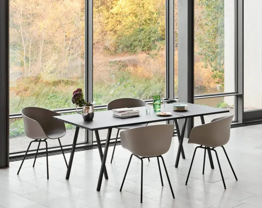 Loop Stand Table fra Hay