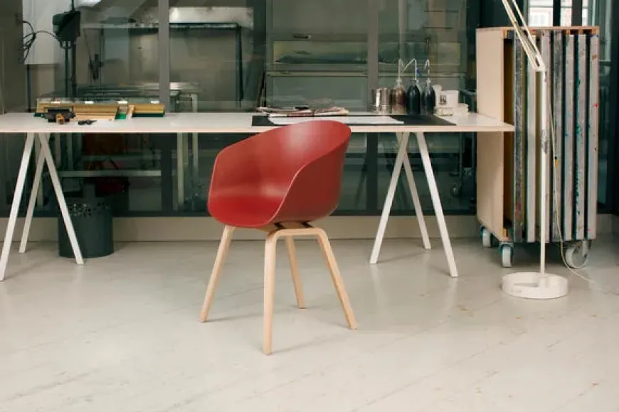 Loop Stand Table fra Hay