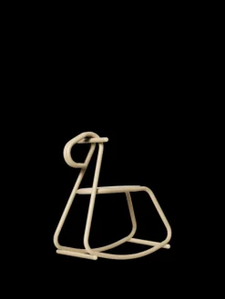Lussi Rocking Horse – skulpturel gyngehest fra Ferm Living