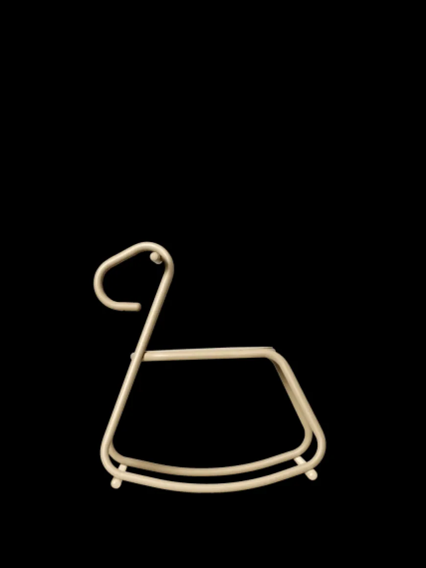 Lussi Rocking Horse – skulpturel gyngehest fra Ferm Living