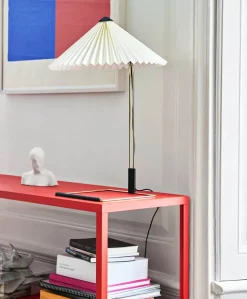 Matin Bordlampe, mirror plated base fra Hay