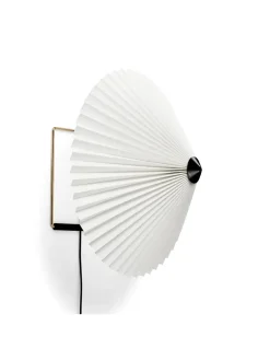 Matin væglampe fra Hay