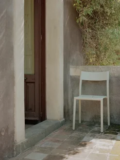 May Chair, light grey fra New Works