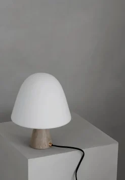 Meadow Bordlampe fra Fredericia Furniture