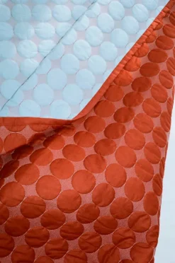 Mega Dot Sengetæppe fra Hay