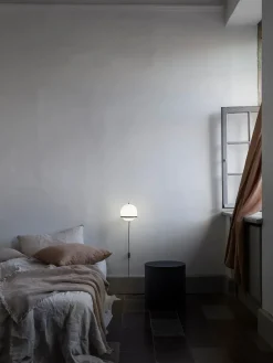 Model 237/1 Væglampe m. kontakt fra Astep