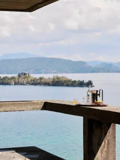 Momento JH38 Kande, poleret stål af Jaime Hayon