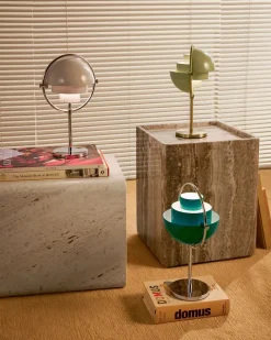 Multi-Lite Portable Bordlampe, messing fra GUBI