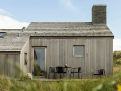 Nami Spisestol m/armlæn fra Houe