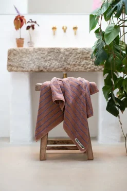 Naram towel - Camel & Ultramarine blue fra Bongusta