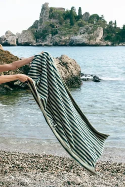 Naram towel - Camel & Ultramarine blue fra Bongusta