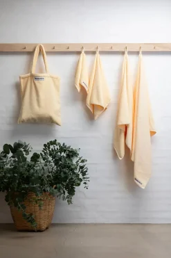 Naram towel - Creme & Ink fra Bongusta