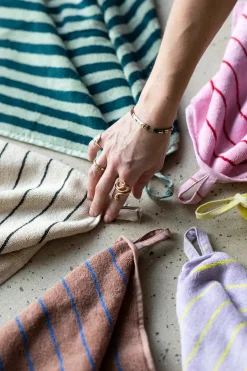 Naram towel - Silver Sage fra Bongusta