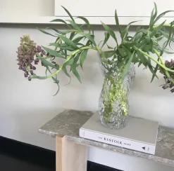 Ostrea Vase, amber fra Hein Studio