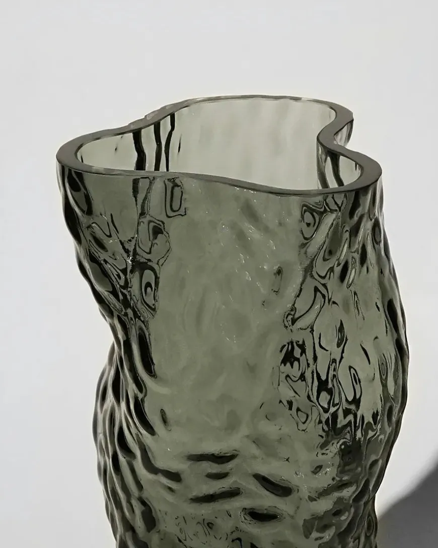 Ostrea Vase, amber fra Hein Studio