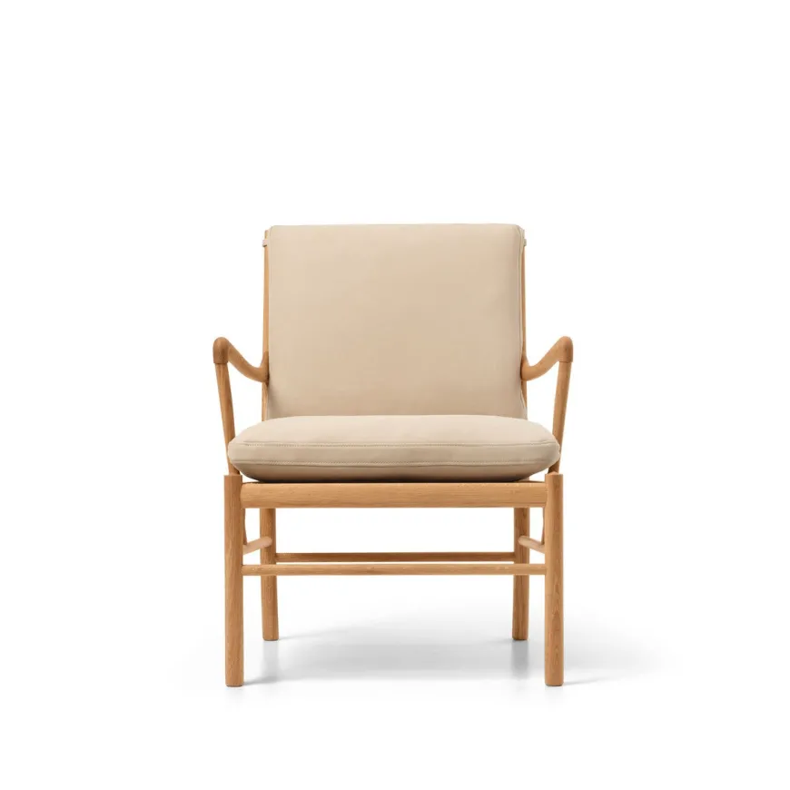 OW149 Colonial lænestol, eg olie, Terra-læder af Ole Wanscher