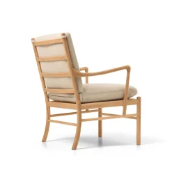 OW149 Colonial lænestol, valnød olie, Terra-læder af Ole Wanscher