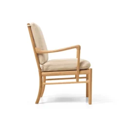 OW149 Colonial lænestol, valnød olie, Terra-læder af Ole Wanscher