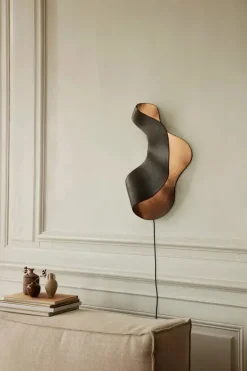 Oyster Wall Lamp fra Ferm Living