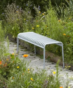 Palissade Bench, iron red fra Hay