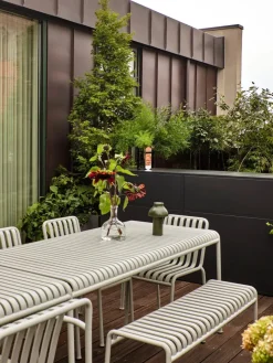 Palissade Bench, olive fra Hay