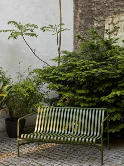 Palissade Dining Bench, hot galvanised fra Hay