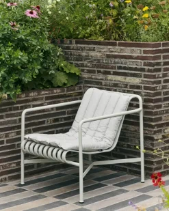 Palissade Lounge Chair Low, hot galvanised fra Hay