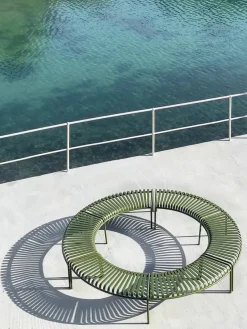 Palissade Park Bench, olive fra Hay