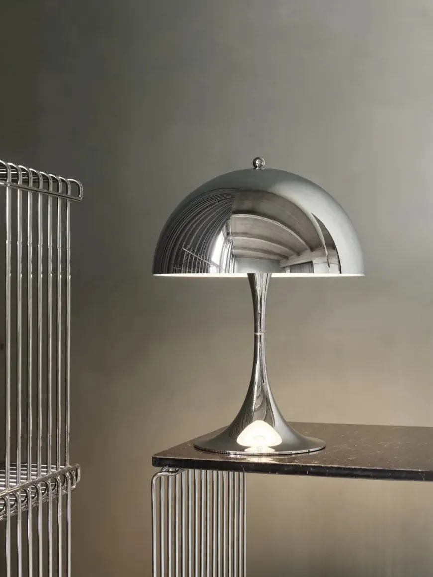Panthella 250 bordlampe, koral af Verner Panton