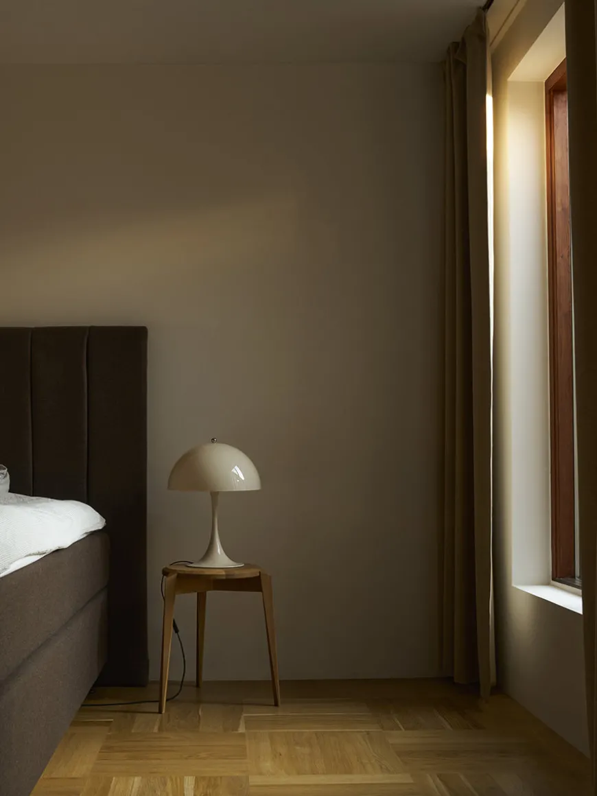 Panthella 320 bordlampe, messing af Verner Panton