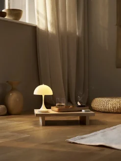 Panthella 160 Portable V3, opaque orange af Verner Panton