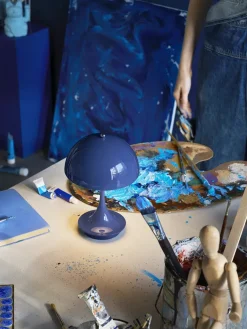 Panthella 160 Portable V3, opal pale rose af Verner Panton